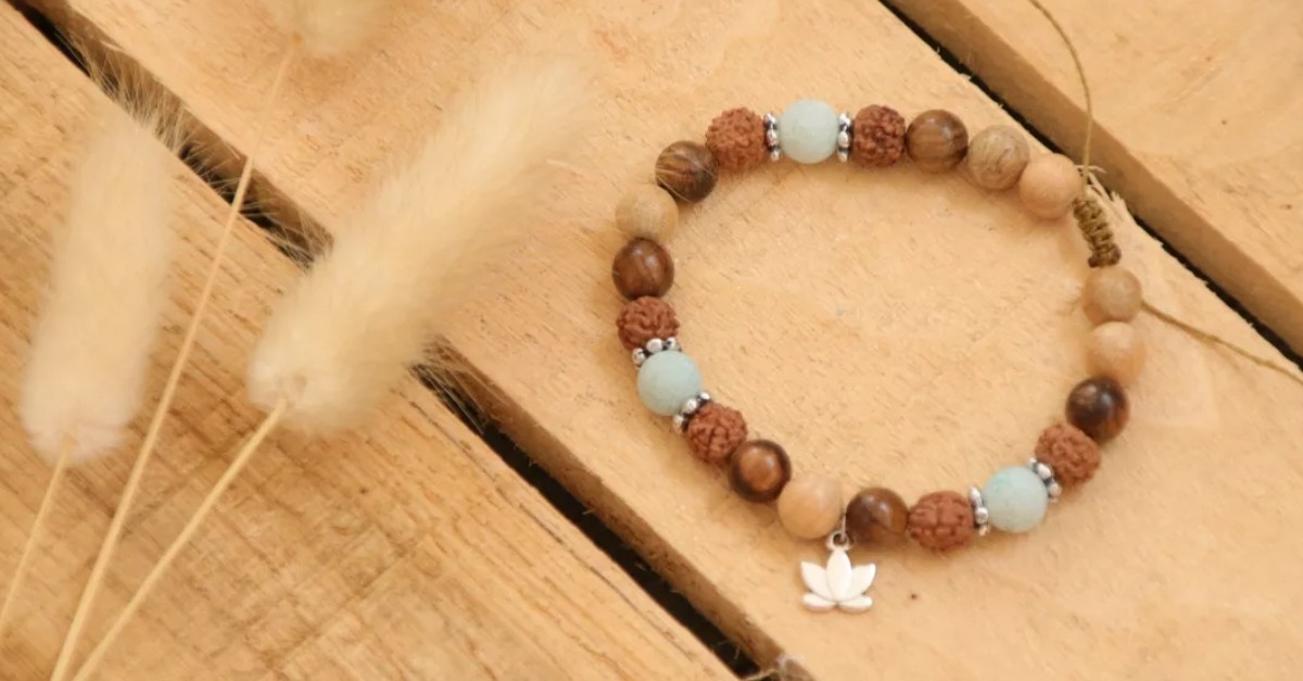 Comment finir un bracelet en micro macramé ?